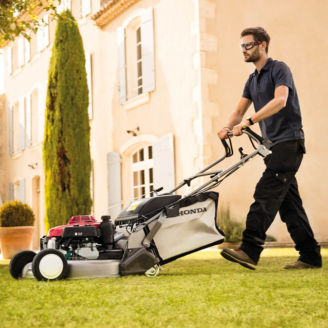 Honda HRD 536 QX professional rear roller petrol lawn mower