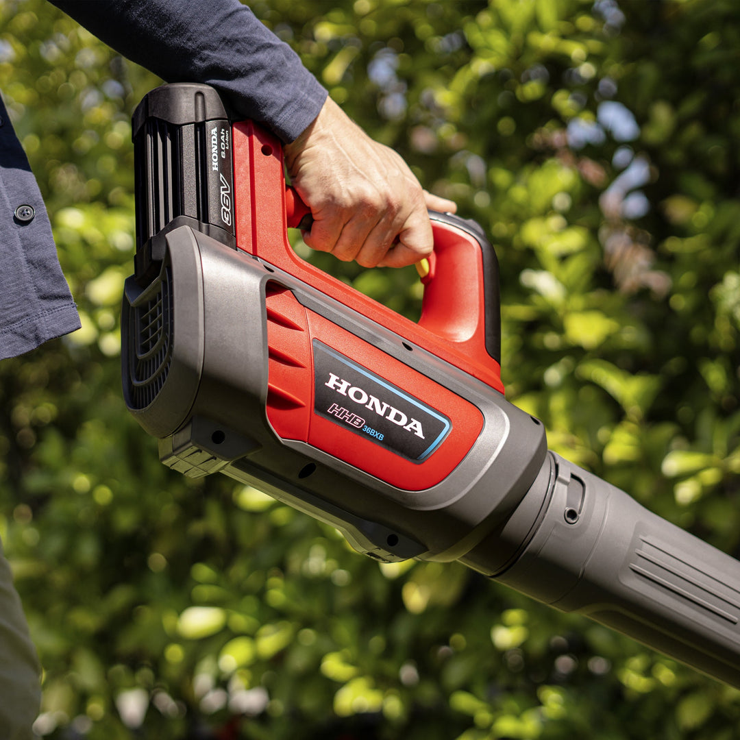 Honda 36V cordless leaf blower