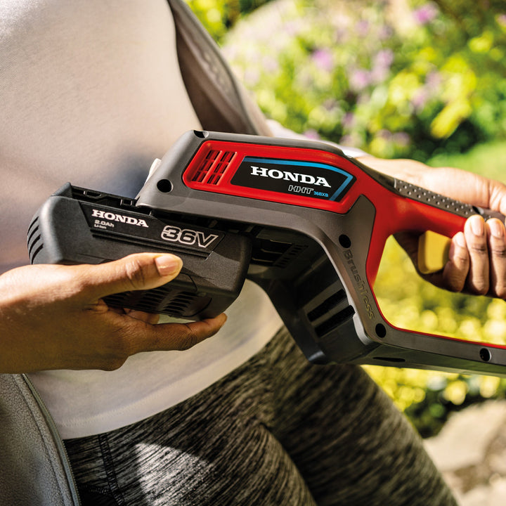 Honda HRG 466 XB cordless mower and trimmer bundle