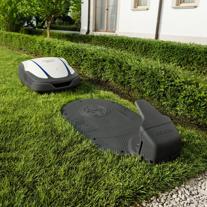 Honda Miimo 4000 Live robotic lawnmower bundle