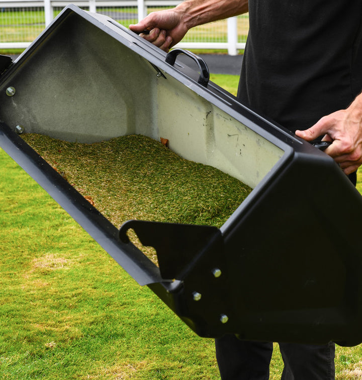 Cobra Stadium 34 Honda grass box