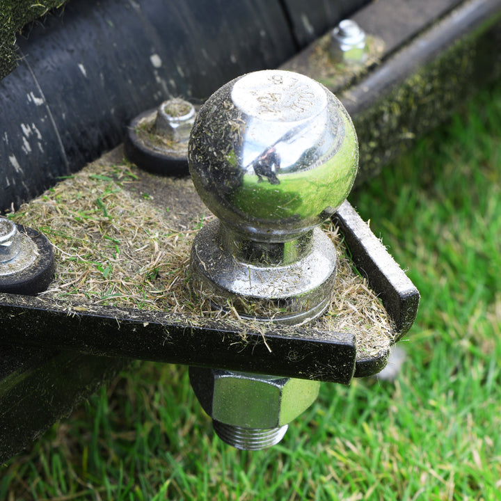 Cobra Stadium 34 trailing seat attachment