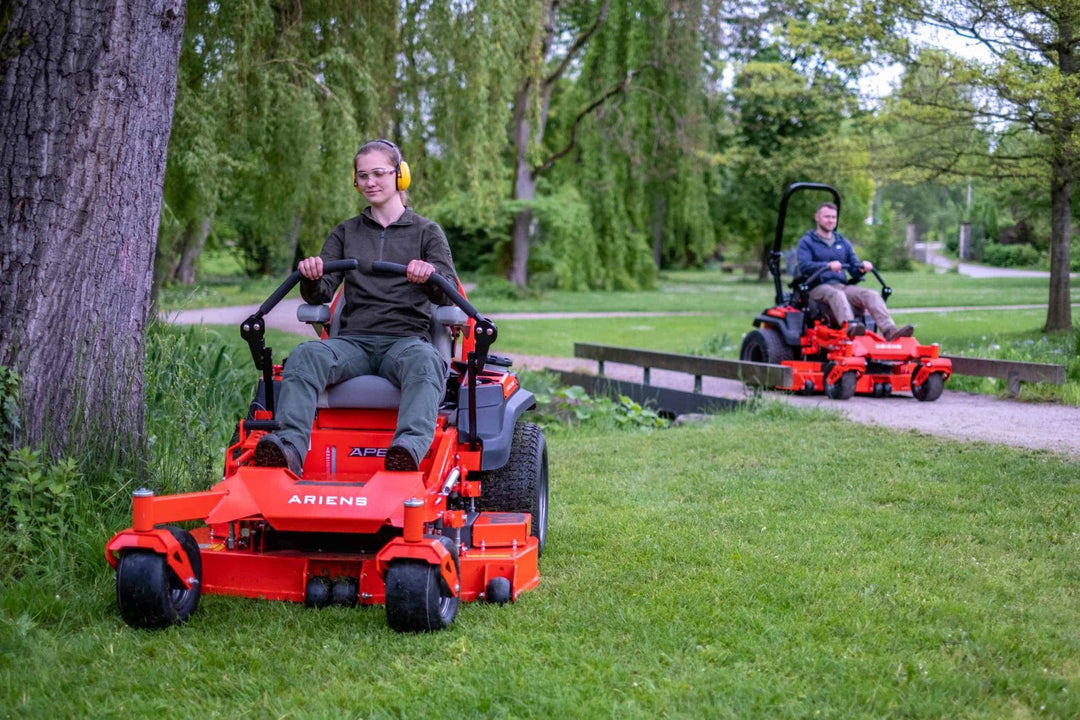 Ariens Apex 48R 122cm (48") Rear-Discharge Zero-Turn Mower - Zero Turn Ride-on Mowers - Country Mower Centre