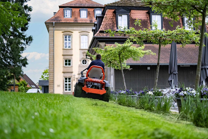 Ariens Apex 52R 132cm (52") Rear-Discharge Zero-Turn Mower - Zero Turn Ride-on Mowers - Country Mower Centre