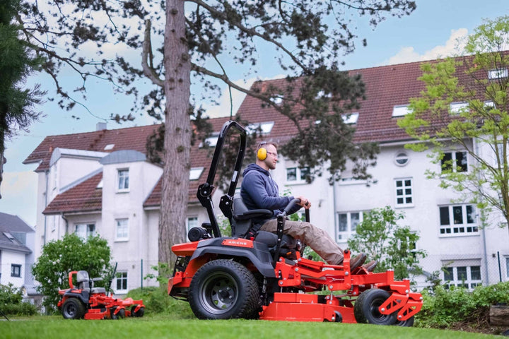 Ariens Zenith 52R 132cm (52") Rear-Discharge Zero-Turn Mower - Zero Turn Ride-on Mowers - Country Mower Centre