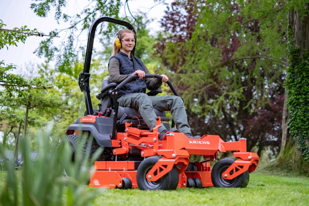 Ariens Zenith 52R 132cm (52") Rear-Discharge Zero-Turn Mower - Zero Turn Ride-on Mowers - Country Mower Centre