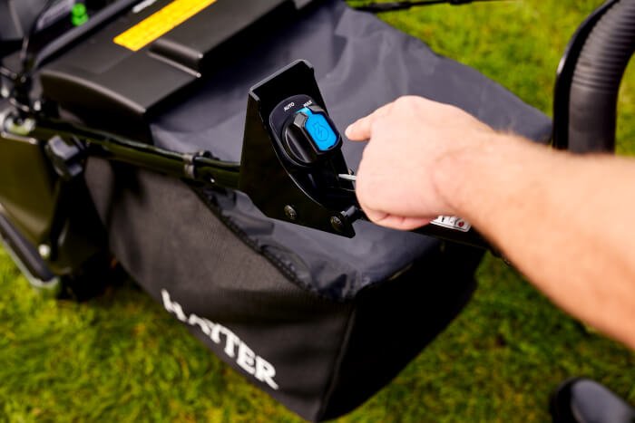 Hayter Harrier 41 Pro Rear Roller 60V Battery Mower - Lawn Mowers - Country Mower Centre