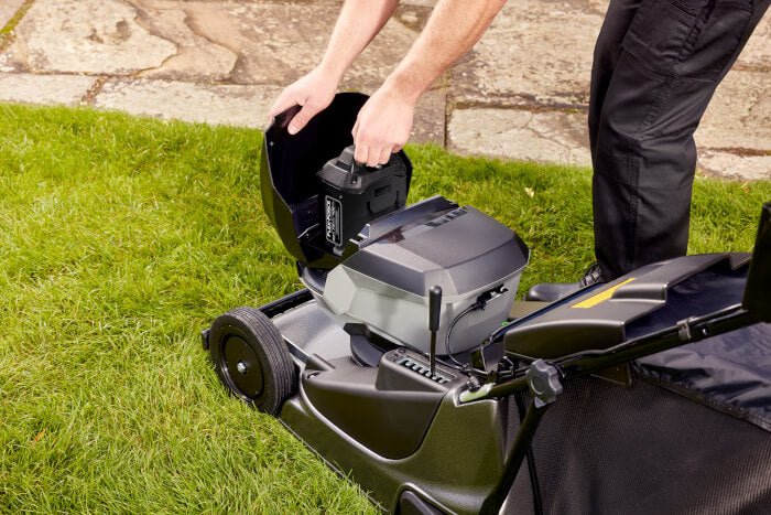 Hayter Harrier 41 Pro Rear Roller 60V Battery Mower - Lawn Mowers - Country Mower Centre