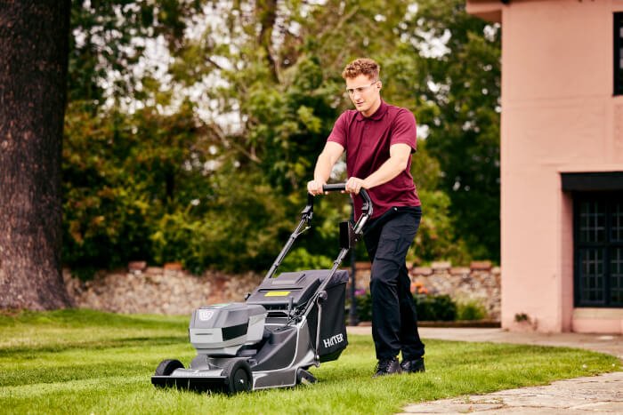 Hayter Harrier 41 Pro Rear Roller 60V Battery Mower - Lawn Mowers - Country Mower Centre