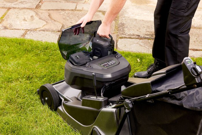 Hayter Harrier 48 Pro Rear Roller 60V Battery Mower - Lawn Mowers - Country Mower Centre