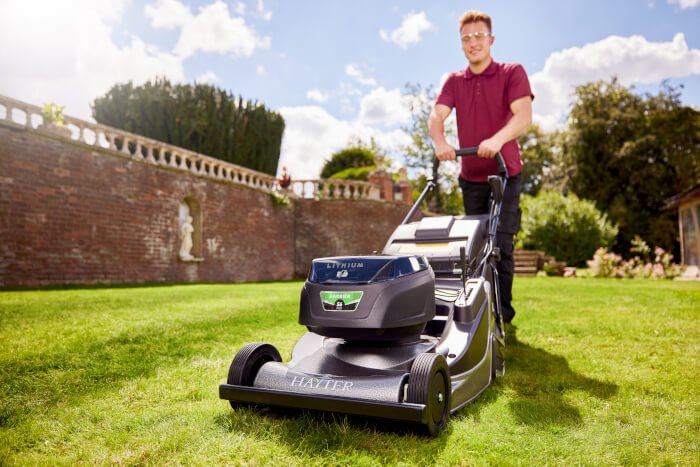 Hayter Harrier 56 Pro Rear Roller 60V Battery Mower - Lawn Mowers - Country Mower Centre