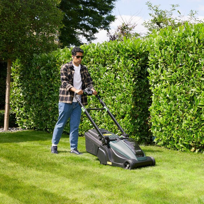 Hayter Hawk 43 AutoDrive 60V Battery Lawn Mower Kit - Lawn Mowers - Country Mower Centre