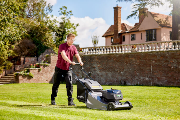 Hayter Harrier 56 Pro Cordless Rear Roller 60V Battery Mower - Lawn Mowers - Country Mower Centre