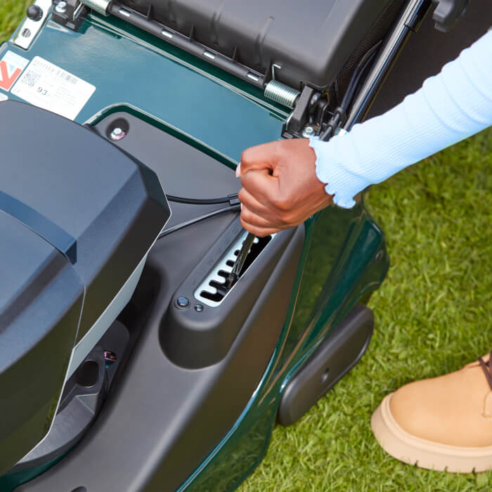 Hayter Harrier 48 Cordless Variable Speed Rear Roller 60V Battery Mower - Lawn Mowers - Country Mower Centre