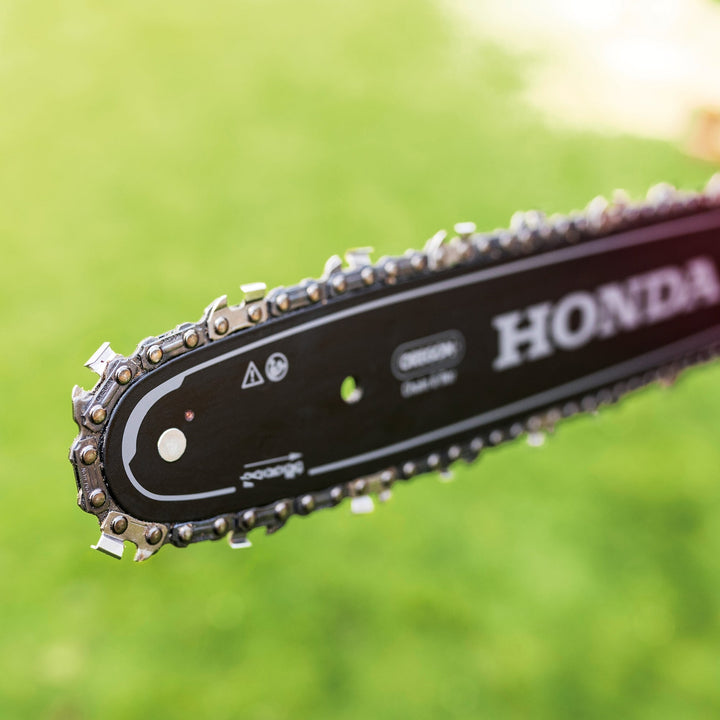Honda Cordless Chainsaw 35cm (36V Brushless) - Chainsaws - Country Mower Centre
