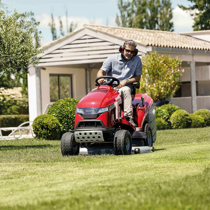 Honda HF 2625 HTE 122cm (48") Premium Lawn Tractor with Versamow Mulching and Electric Empty - Garden Tractors - Country Mower Centre