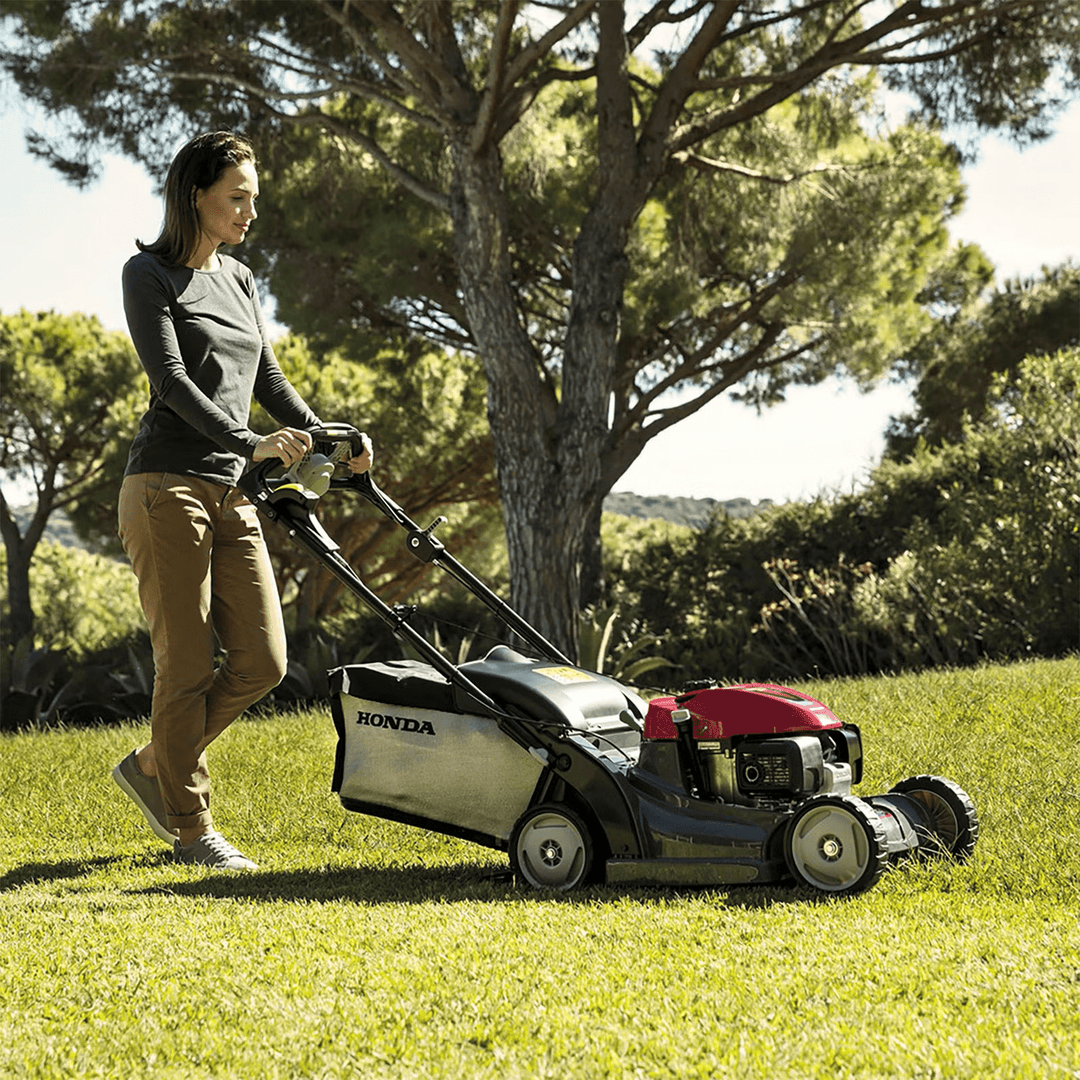 Honda HRX 476 HY 48cm (19") 4 Wheel Hydrostatic Roto Stop Mower with Versamow Mulch System - Mulching - Country Mower Centre