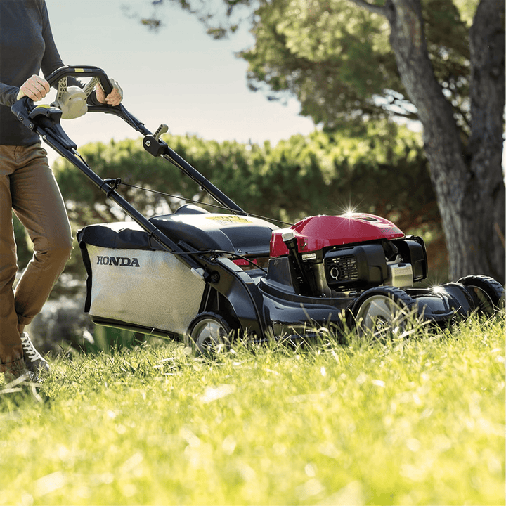 Honda HRX 476 HY 48cm (19") 4 Wheel Hydrostatic Roto Stop Mower with Versamow Mulch System - Mulching - Country Mower Centre
