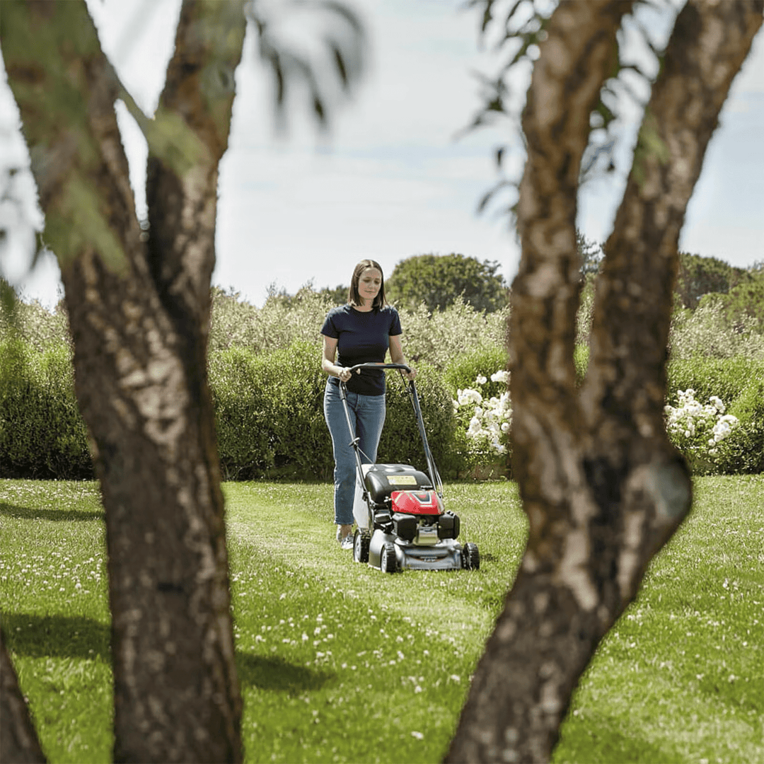 Honda Izy 46cm (18") Steel Deck Self Propelled Mower with Versamow - Lawn Mowers - Country Mower Centre