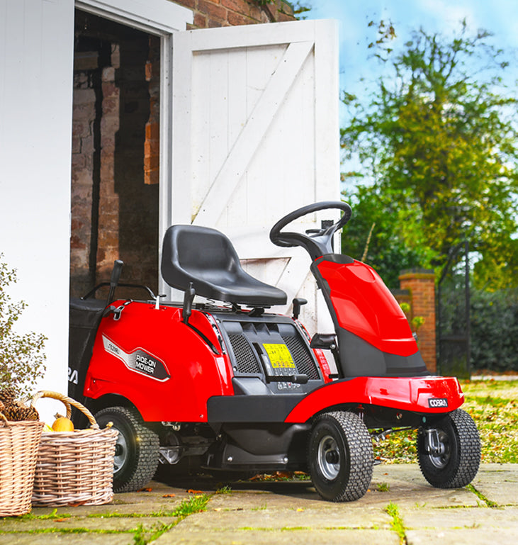 Cobra LT62MRL lawn rider in use