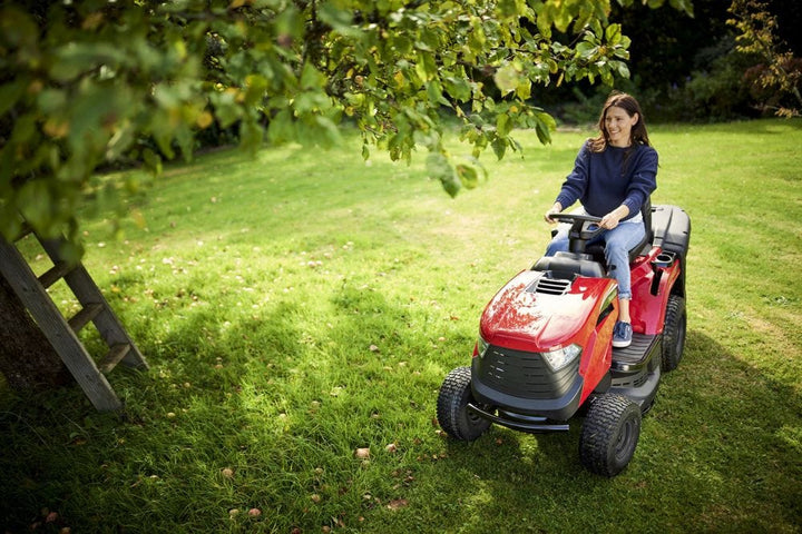 Mountfield 1330M 84cm (33") 5 Speed Rear Collect Lawn Tractor - Garden Tractors - Country Mower Centre