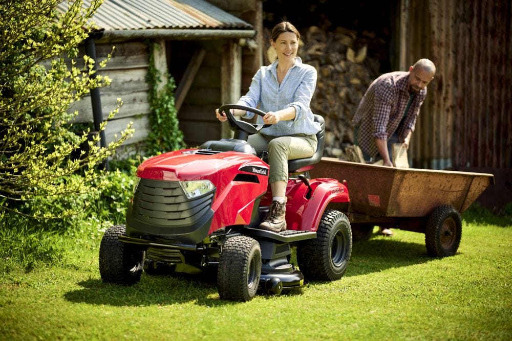 Mountfield 1538M SD 98cm (38") 5 Speed Side Discharge Lawn Tractor - Garden Tractors - Country Mower Centre