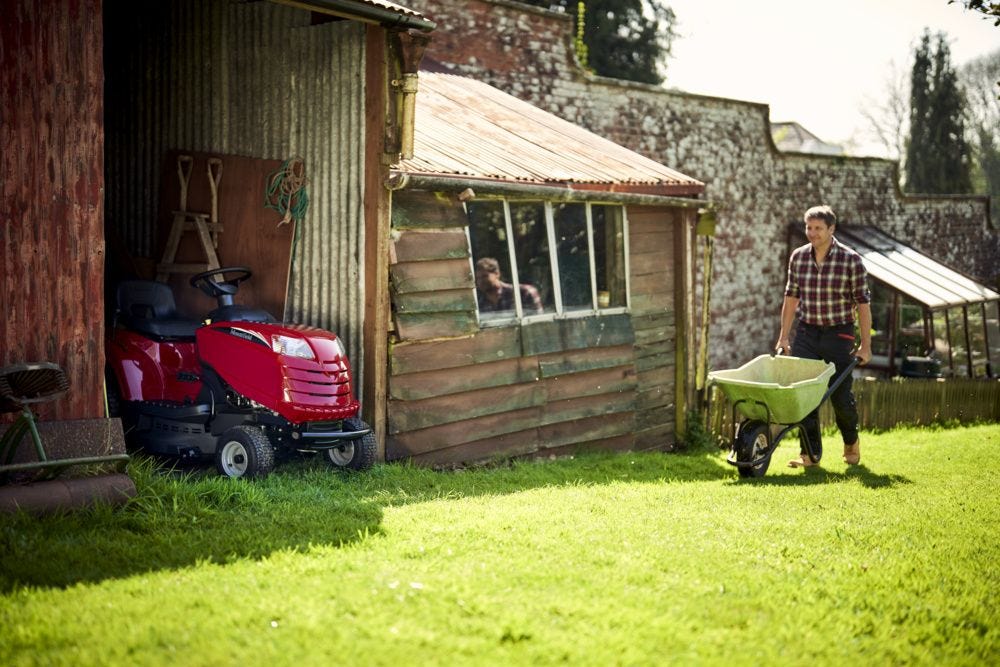 Mountfield MTF84M 84cm (33") 5 Speed Rear Collect Lawn Tractor - Garden Tractors - Country Mower Centre