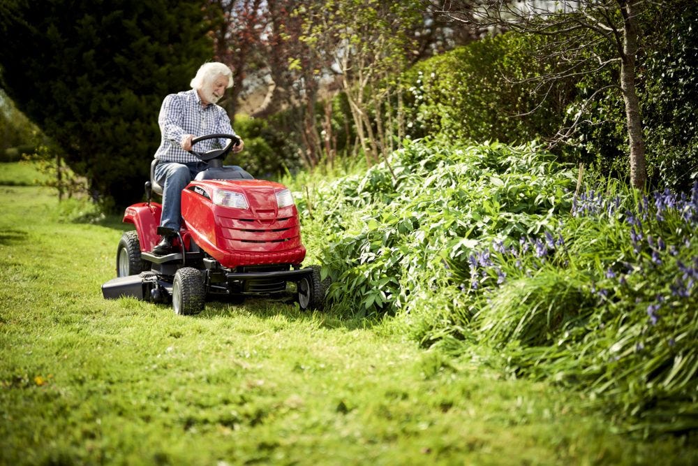 Mountfield MTF98M SD 98cm (38") 5 Speed Side Discharge Lawn Tractor - Garden Tractors - Country Mower Centre