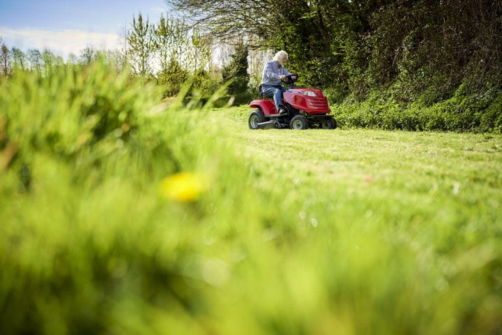 Mountfield MTF98M SD 98cm (38") 5 Speed Side Discharge Lawn Tractor - Garden Tractors - Country Mower Centre
