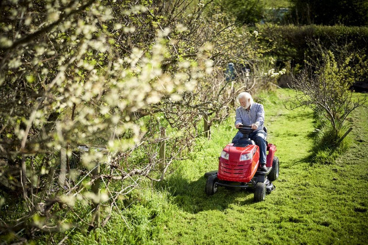 Mountfield MTF98M SD 98cm (38") 5 Speed Side Discharge Lawn Tractor - Garden Tractors - Country Mower Centre