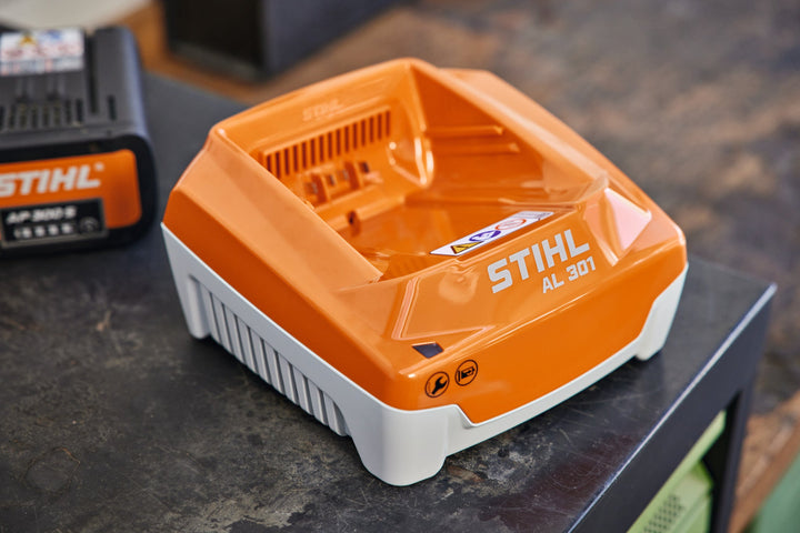 STIHL AL 301 Charger - Batteries &amp; Chargers - Country Mower Centre