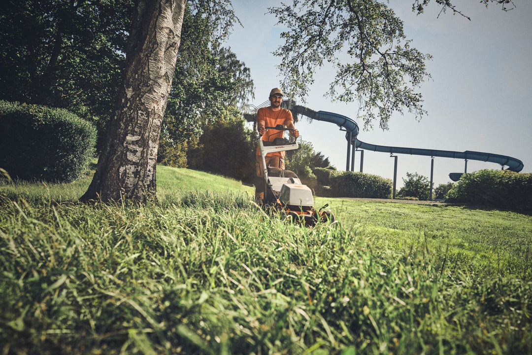 Stihl RMA 756 V 54cm (21") Cordless Battery Self-Propelled Professional Lawn Mower - Lawn Mowers - Country Mower Centre