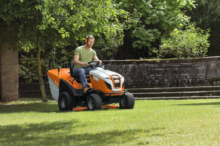 Stihl RT6127ZL 124cm (49") Hydrostatic Direct Collect Lawn Tractor - Garden Tractors - Country Mower Centre