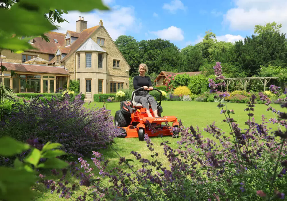 Ariens Edge 107cm (42") Zero Turn Lawn Tractor - Zero Turn Ride - on Mowers - Country Mower Centre