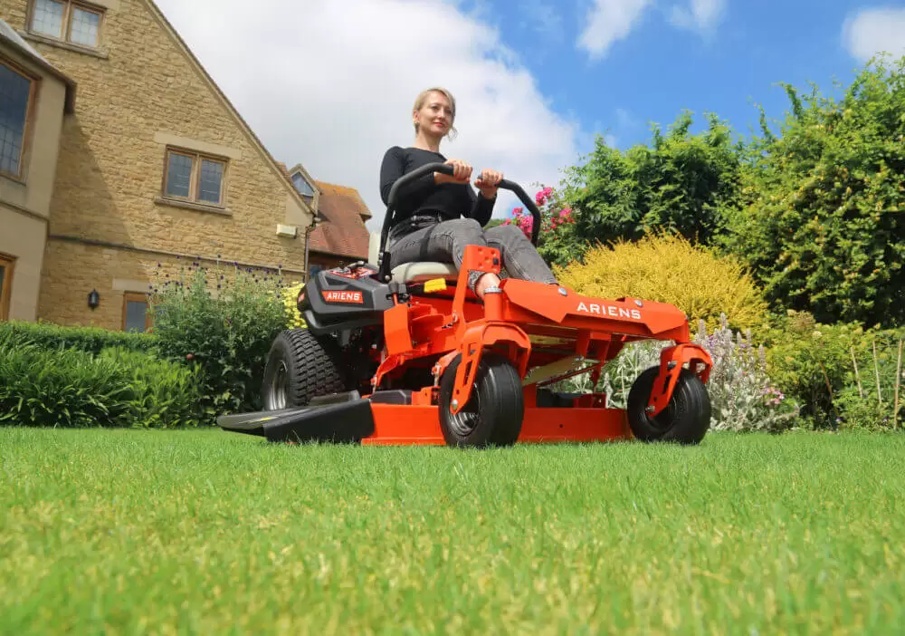 Ariens Edge 107cm (42") Zero Turn Lawn Tractor - Zero Turn Ride - on Mowers - Country Mower Centre