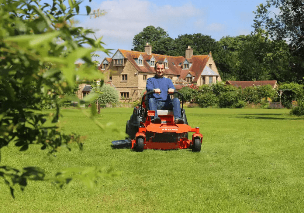Ariens Ikon X 107cm (42") Zero turn Lawn Tractor - Zero Turn Ride - on Mowers - Country Mower Centre